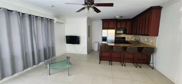 Hallandale Beach, FL 33009,806 NE 7th St #a