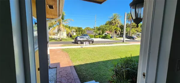 Hallandale Beach, FL 33009,806 NE 7th St #a