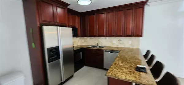 Hallandale Beach, FL 33009,806 NE 7th St #a