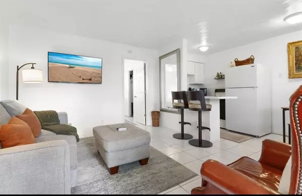 820 NE 16th Ave #3, Fort Lauderdale, FL 33304