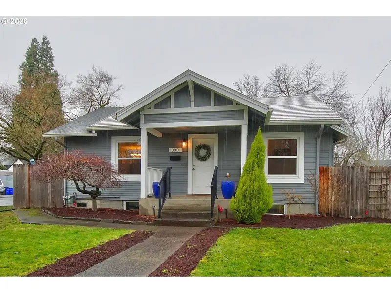 390 W ARLINGTON ST, Gladstone, OR 97027