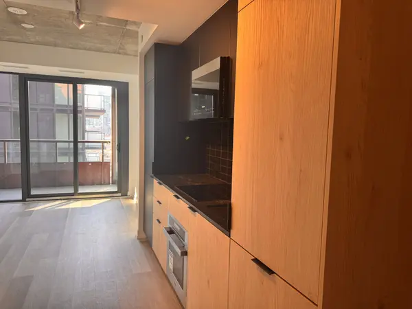 Toronto C08, ON M5A 1H5,28 Eastern AVE #804