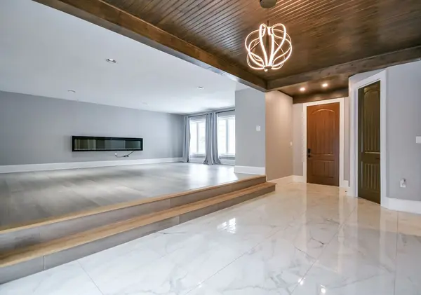 1 Pine Spring RD, Oro-medonte, ON L4M 4Y8