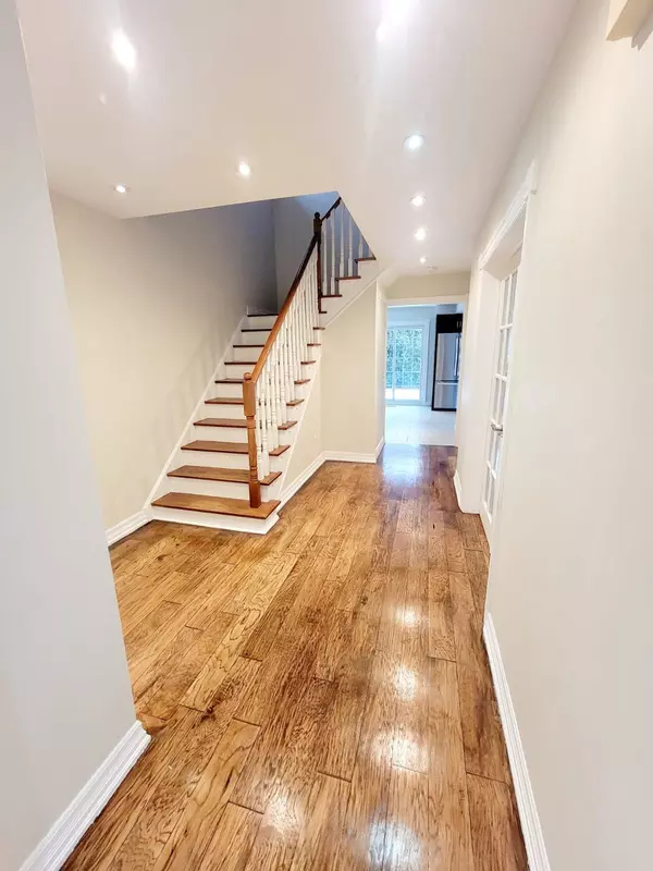 Brampton, ON L6R 1B8,15 Chipmunk CRES #Upper Portion