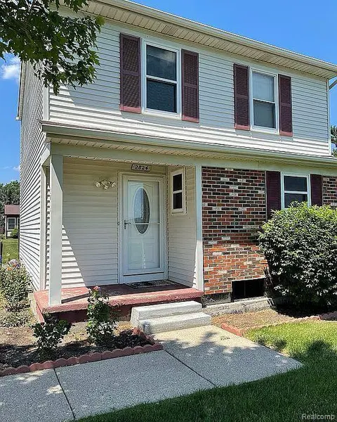 2824 Roundtree DR, Troy, MI 48083