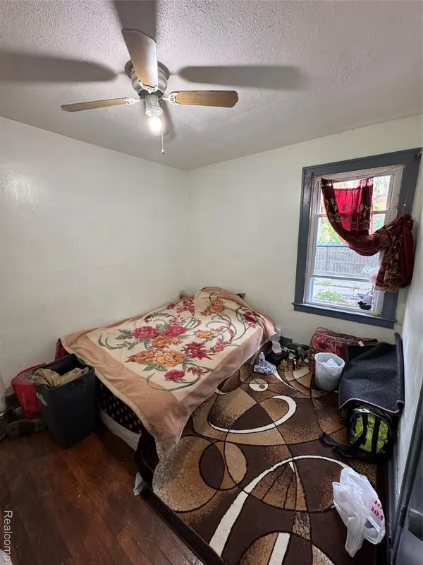 8088 WISCONSIN ST, Detroit, MI 48204