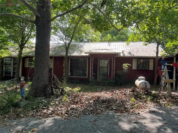 7687 Fm 17, Grand Saline, TX 75140