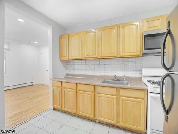 93 Bedford St #1, East Orange City, NJ 07018