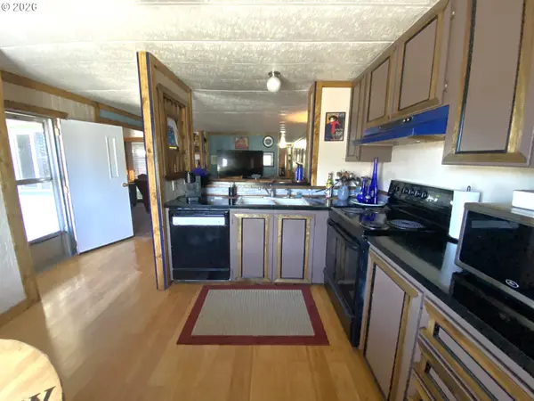 15889 SUNSET STRIP #17, Brookings, OR 97415