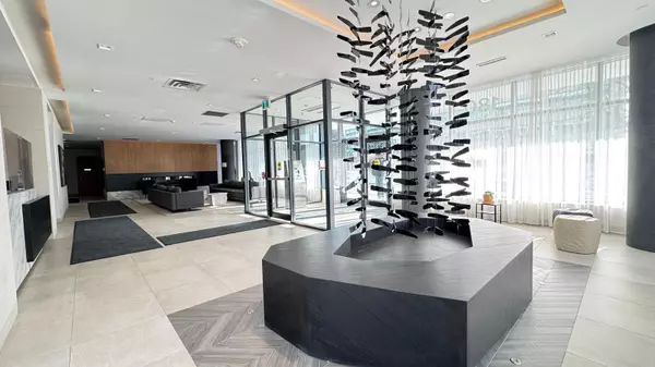 Toronto C15, ON M2J 0G4,180 Fairview Mall DR #2005