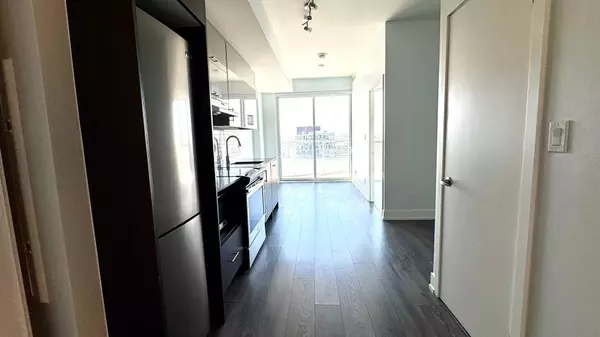 Toronto C15, ON M2J 0G4,180 Fairview Mall DR #2005