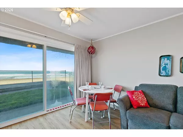 Lincoln City, OR 97367,145 NW INLET AVE #126