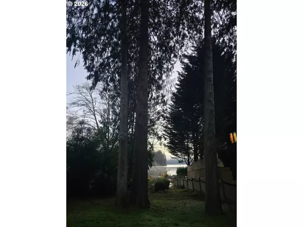 0544377 Bayberry LN, Florence, OR 97439