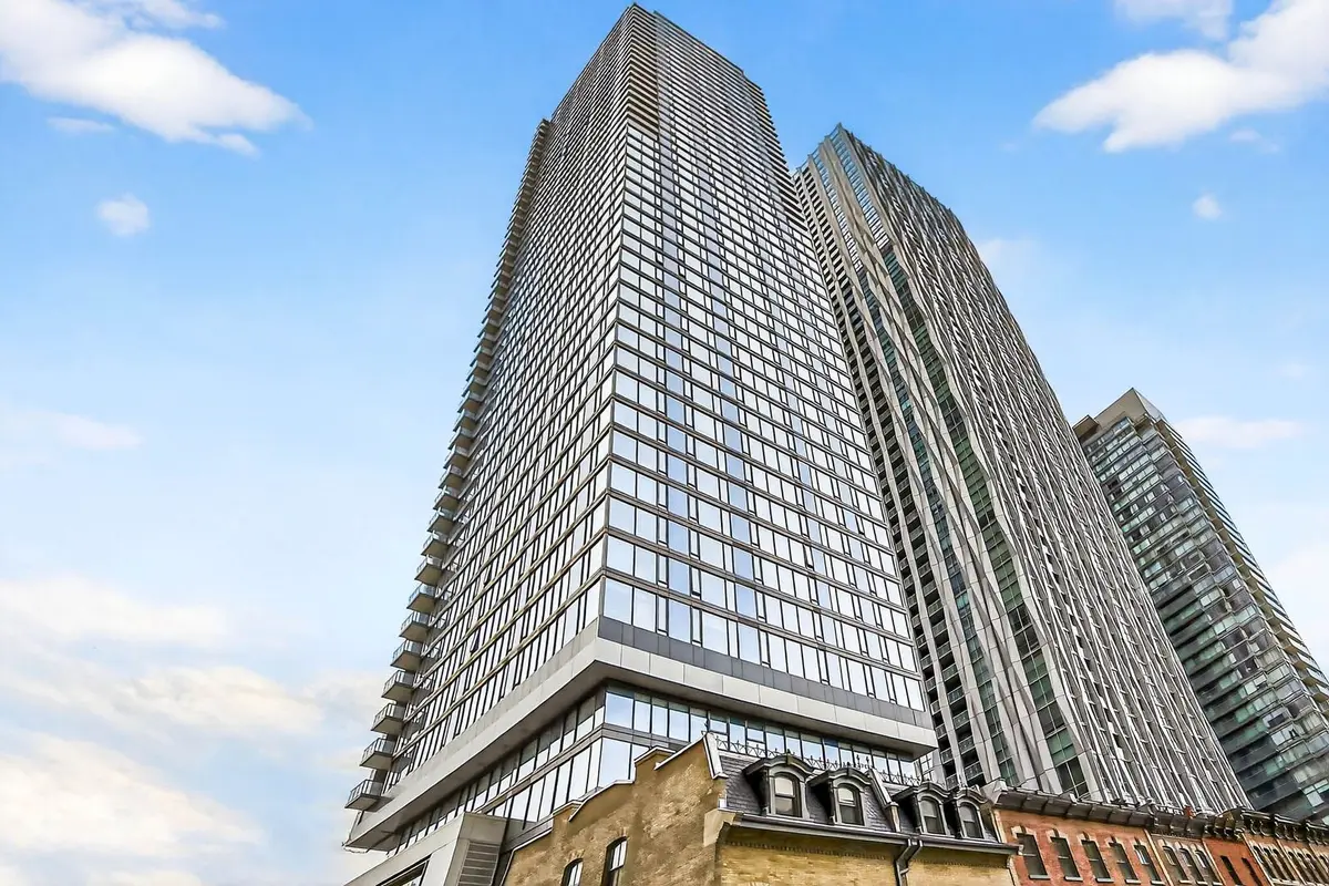 8 Cumberland ST #2802, Toronto C02, ON M4W 0B6