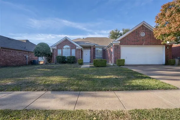 729 Claridge Drive,  Arlington,  TX 76018