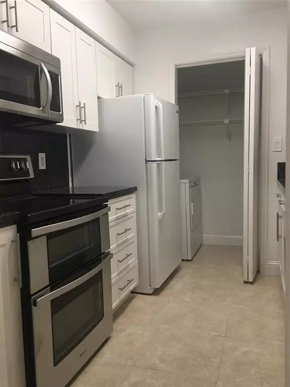 Coral Springs, FL 33071,927 Riverside Dr #335