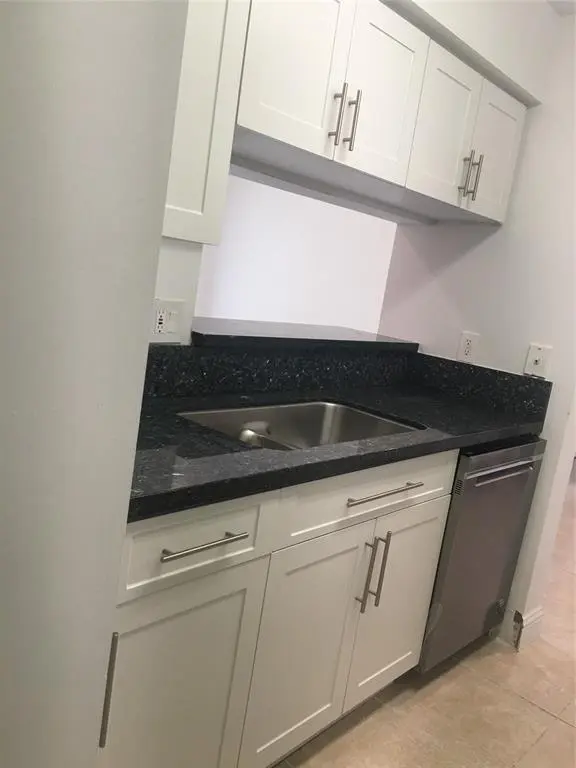 Coral Springs, FL 33071,927 Riverside Dr #335