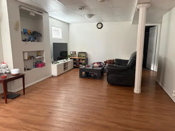 Barrie, ON L4N 8E6,87 Rundle CRES #Lower