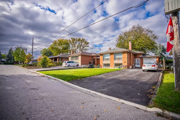 Toronto W05, ON M9M 2N1,46 Samba DR