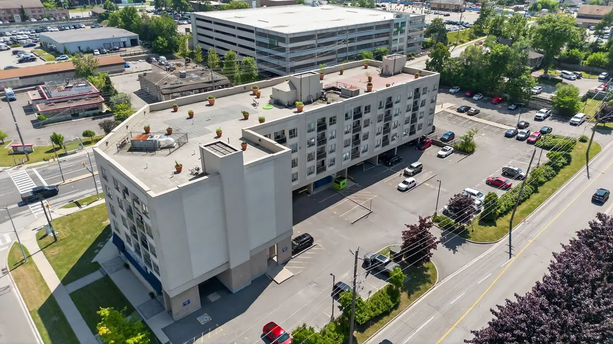 Aurora, ON L4G 1J3,160 Wellington ST E #210