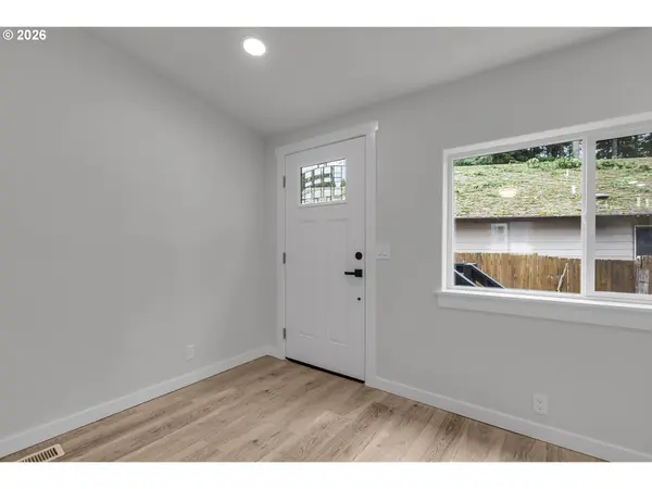 1598 40TH LN, Sweet Home, OR 97386