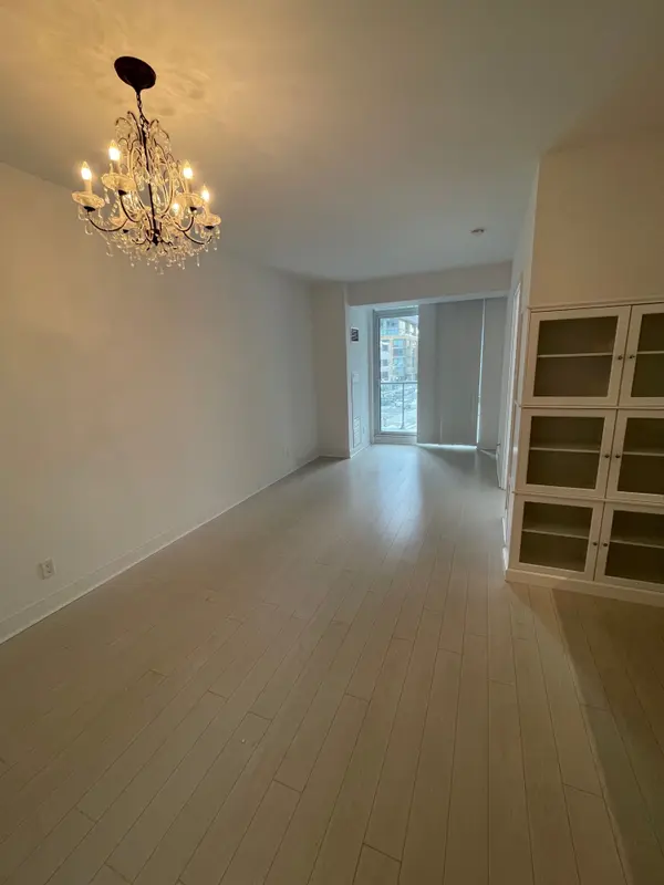 825 Church ST #321, Toronto C09, ON M4W 3Z4