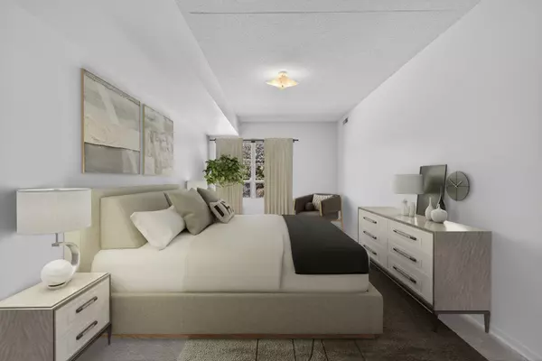 Aurora, ON L4G 1J3,160 Wellington ST E #210