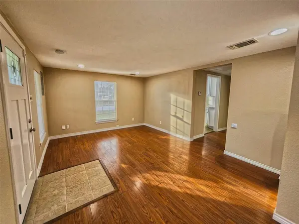 Cedar Hill, TX 75104,233 Texas Street