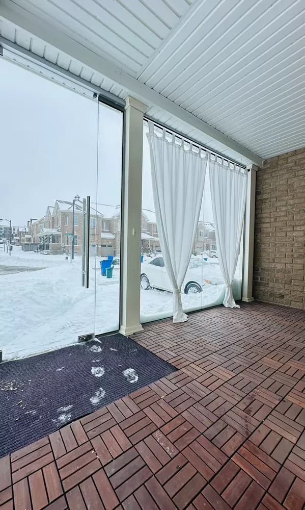 Aurora, ON L4G 0Z8,59 Radial DR