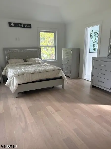 203 Queen Anne Rd, Bogota Boro, NJ 07603