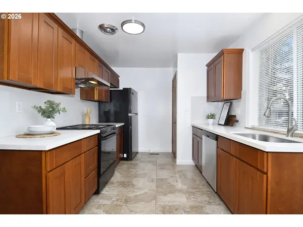 8411 SE BROOKLYN ST, Portland, OR 97266