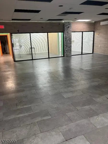 25-33 Court St, Newark City, NJ 07102