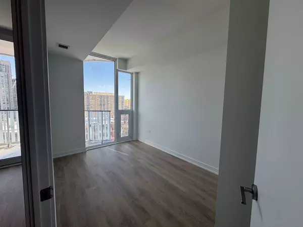 Mississauga, ON L5A 4C6,1 Fairview RD E #1205