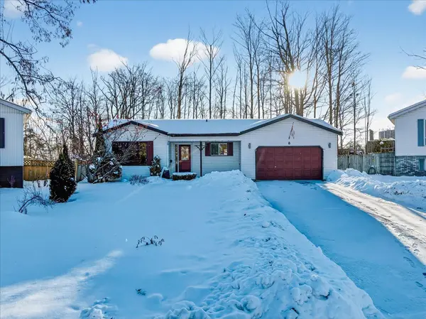 8 Chestnut CT,  Barrie,  ON L4M 6K8