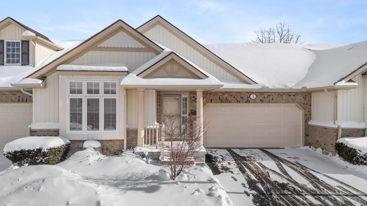 Fort Erie, ON L0S 1N0,3730 Disher ST #4