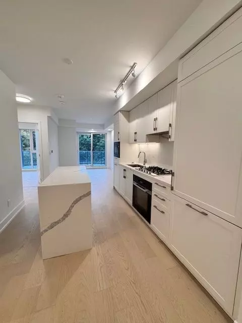 Toronto, ON M4S 0E6,8 Manor RD W #408