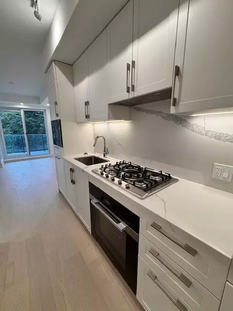 Toronto, ON M4S 0E6,8 Manor RD W #408