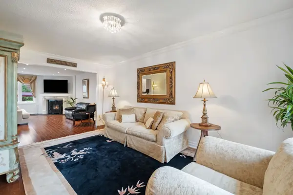 42 Fifefield DR, Vaughan, ON L6A 1J2