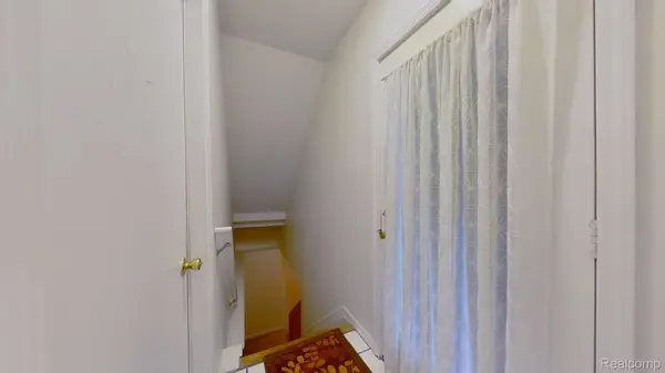 21096 Boulder CIR, Northville, MI 48167