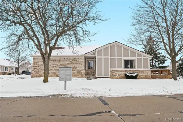 42158 Blossom LN #44, Clinton Charter Township, MI 48038