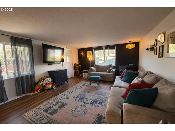 Amity, OR 97101,1203 OAK ST