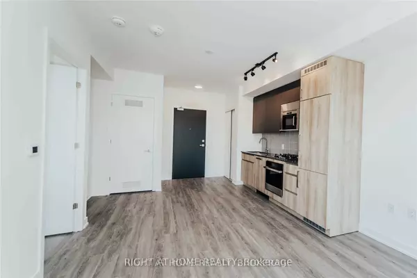 Toronto W01, ON M6R 0A6,430 Roncesvalles AVE #406