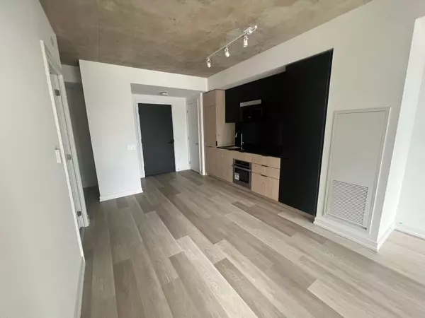 Toronto C08, ON M5A 1H5,28 Eastern AVE #911