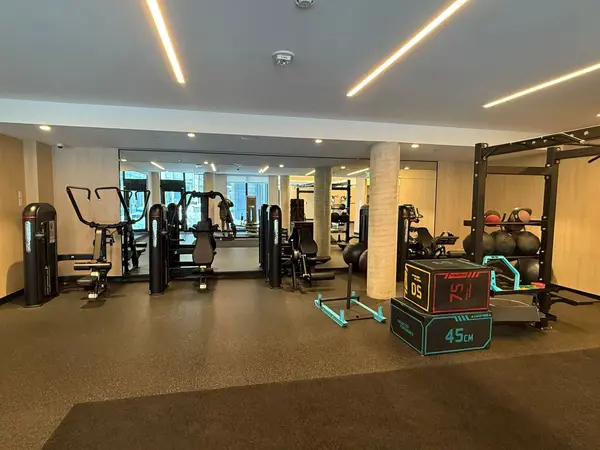 Toronto, ON M5P 0A6,2020 Bathurst ST #737