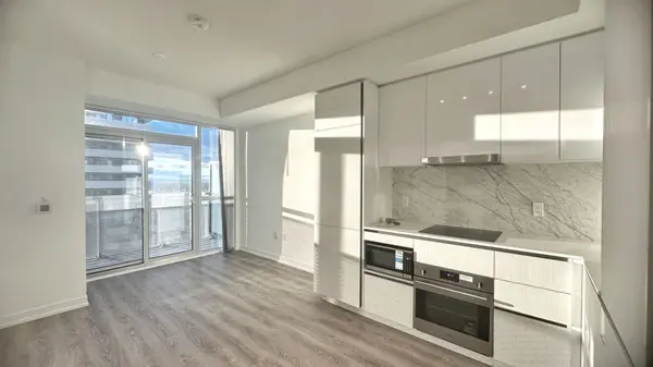 Vaughan, ON L4K 0R2,8 Interchange WAY #1915