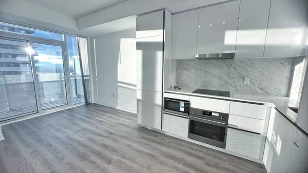 Vaughan, ON L4K 0R2,8 Interchange WAY #1915