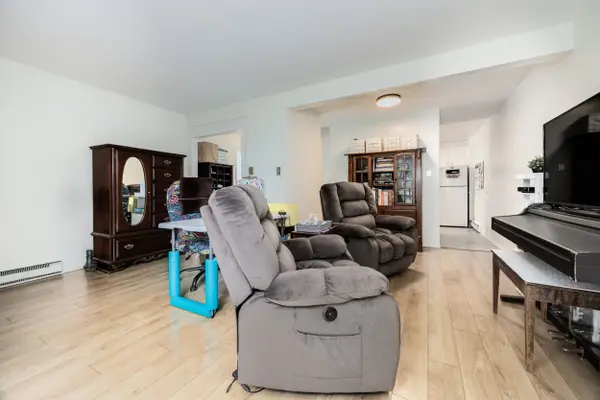 16 Grand River CT, Brampton, ON L6S 2J8