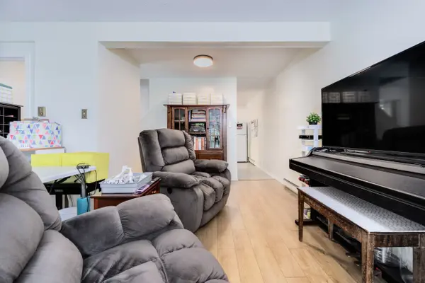 16 Grand River CT, Brampton, ON L6S 2J8