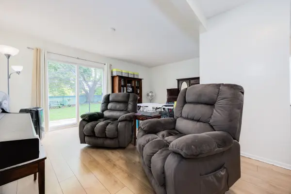 16 Grand River CT, Brampton, ON L6S 2J8