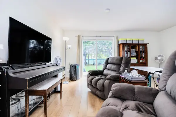 16 Grand River CT, Brampton, ON L6S 2J8